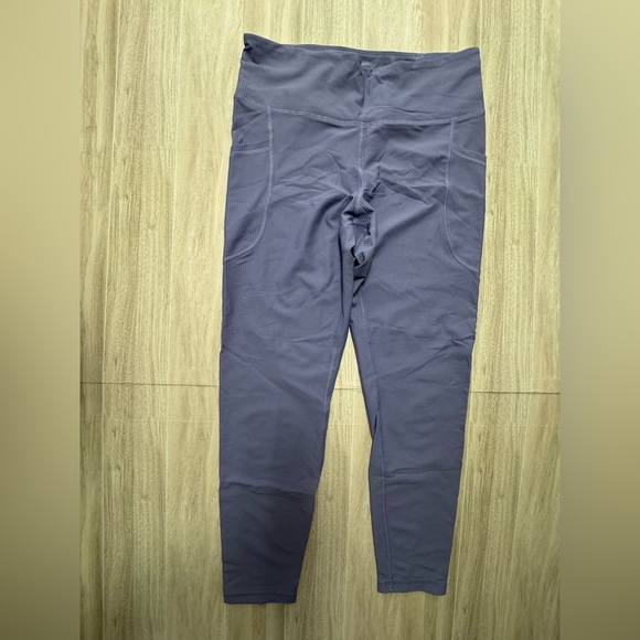 Old Navy Active High-Rise Leggings in Slate Lavender - Picture 2 of 3